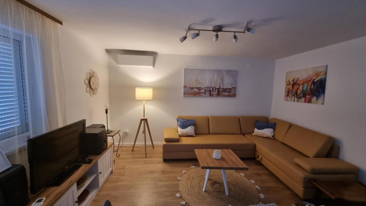 Apartman Z12 Διαμέρισμα Kornić Εξωτερικό φωτογραφία